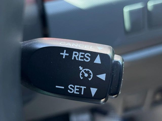 �y�N���[�Y�R���g���[���z�������H�����N���N���s�B�A�N�Z���𗣂��Ă���葬�x�ő��s���ł��A�������^�]���̕��S���y��!�����E�������ȒP�ȃX�C�b�`����Œ����ł��܂��B