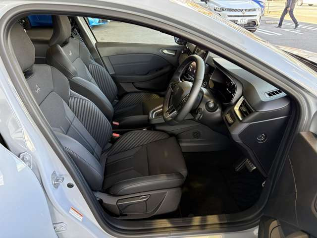 �A�N�e�B�u�G�}�[�W�F���V�[�u���[�L�ȂǑ����̋@�\������������������A��ގ��ɐڋ߂���ԗ������m���郊�A�N���X�g���t�B�b�N�A���[�g���V���ɑ������ꂽ�B