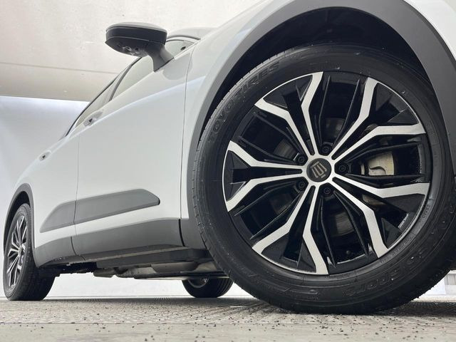 �y����19�C���`�A���~�z�C�[���z�O�ςɃ}�b�`���������A���~�z�C�[���𑕒����Ă���܂��B�e��ЊO�A���~�z�C�[����A�X�^�b�h���X�^�C�����戵�����Ă���܂��B���񂲑��k����������