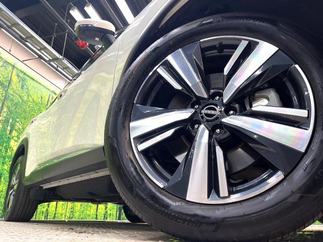 �y����19�C���`�A���~�z�C�[���z�O�ςɃ}�b�`���������A���~�z�C�[���𑕒����Ă���܂��B�e��ЊO�A���~�z�C�[����A�X�^�b�h���X�^�C�����戵�����Ă���܂��B���񂲑��k����������