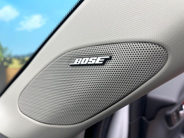 �yBOSE�T�E���h�V�X�e���z�[���̃i�r�@�\�͂������A���x�ȃ`���[�j���O�\�͂����ڂ���Ă���A�������ȉ��y�����y���݂��������܂���