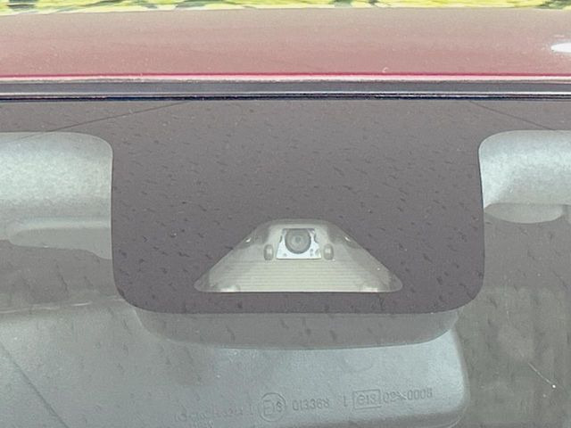 �y�X�}�[�g�A�V�X�g�z���s���ɑO���̎ԗ�����F�����A�Փ˂������Ȏ��͌x��ƃu���[�L�ŏՓˉ���Ɣ�Q�y�����A�V�X�g�B�����S�Ƀh���C�u�����y���݂��������܂��B