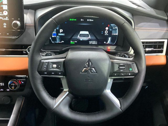 ステアリングも使用感が少なく、きれいな状態となっております♪