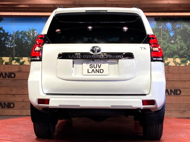 安心の最長10年・走行無制限保証(有償)をご用意。保証内容も充実はもちろん、無料点検&オイル交換や、年中無休の全国・24時間ロードサービスも付帯されておりますのでご安心下さい。