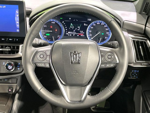 �y�����v�����X�e�A�����O�z�㎿�Ȋv���g�p���邱�ƂŁA��ɂ����������݂ƂĂ��^�]���₷���n���h���ł���