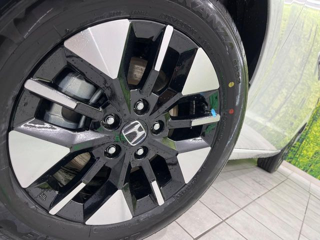 �y����16�C���`�A���~�z�C�[���z�O�ςɃ}�b�`���������A���~�z�C�[���𑕒����Ă���܂��B�e��ЊO�A���~�z�C�[����A�X�^�b�h���X�^�C�����戵�����Ă���܂��B���񂲑��k����������