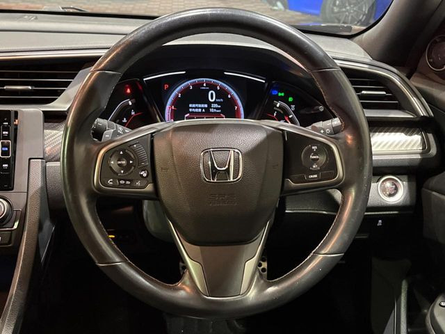 �y�����v�����X�e�A�����O�z�㎿�Ȋv���g�p���邱�ƂŁA��ɂ����������݂ƂĂ��^�]���₷���n���h���ł���