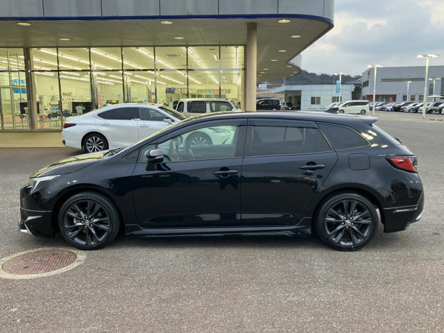 カローラツーリング1.8 ハイブリッド W×B