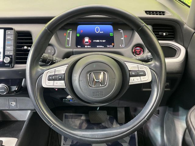 �y�����v�����X�e�A�����O�z�㎿�Ȋv���g�p���邱�ƂŁA��ɂ����������݂ƂĂ��^�]���₷���n���h���ł���