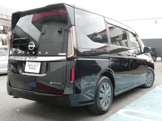 セレナ1.4 e-POWER XV