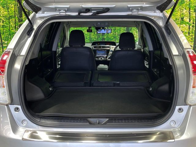 後席を格納すると、これだけの広さが!シーンに合わせたシートアレンジで、大きな荷物も積むことが出来ます♪