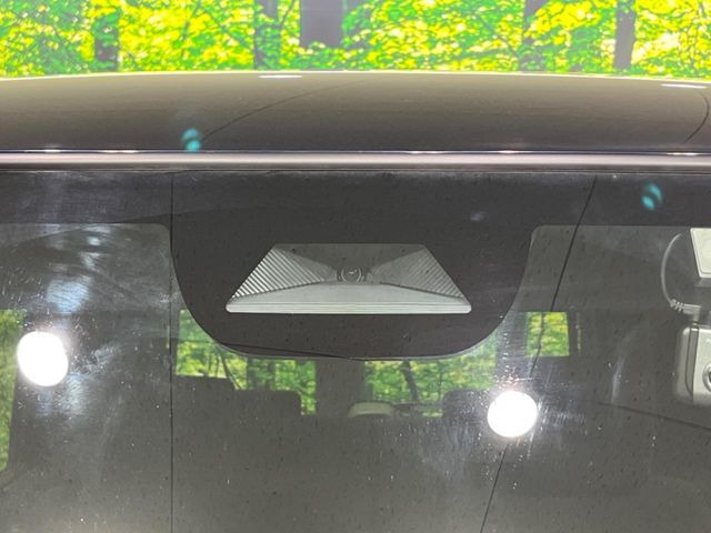 �y�z���_�Z���V���O�z���s���ɑO���̎ԗ�����F�����A�Փ˂������Ȏ��͌x��ƃu���[�L�ŏՓˉ���Ɣ�Q�y�����A�V�X�g�B�����S�Ƀh���C�u�����y���݂��������܂��B