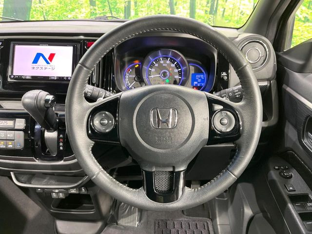 �y�����v�����X�e�A�����O�z�㎿�Ȋv���g�p���邱�ƂŁA��ɂ����������݂ƂĂ��^�]���₷���n���h���ł���