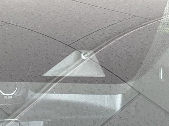 �y�G�}�[�W�F���V�[�u���[�L�z���s���ɑO���̎ԗ�����F�����A�Փ˂������Ȏ��͌x��ƃu���[�L�ŏՓˉ���Ɣ�Q�y�����A�V�X�g�B�����S�Ƀh���C�u�����y���݂��������܂��B