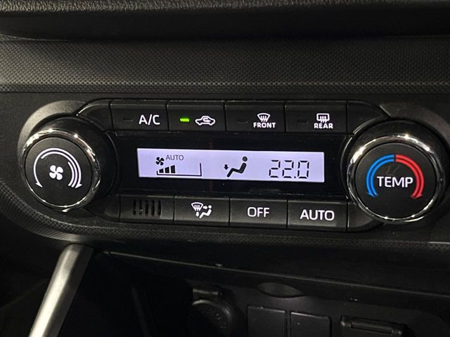 【オートライト】周りの明るさに応じて自動でヘッドライトの点灯・消灯ができる機能です!ライトの付け忘れ・消し忘れなどが無くなり、雨の日や夕方の走行も安心!トンネル通過時も便利ですね♪