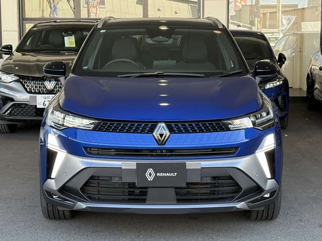 ���ʓI�ȃO�����ɔz���ꂽ�V�������S(���U���W��)�ƁA���݂������Đ����ɐL�т��f�U�C���ƂȂ����{���l�b�g�́A�G���K���g�Ńe�N�m���W�[���o���ӂ���ۂ����߂Ă���B