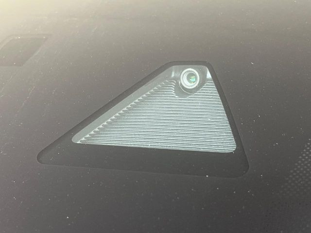 �y�X�}�[�g�V�e�B�u���[�L�T�|�[�g�z�ᑬ���s���ɑO���̎ԗ�����F�����A�Փ˂������Ȏ��͌x��ƃu���[�L�ŏՓˉ���Ɣ�Q�y�����A�V�X�g�B�����S�Ƀh���C�u�����y���݂��������܂��B