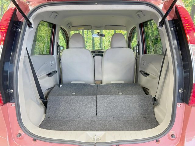 ���i�̂���������ʋ΁A���}���ɏ\���ȉ׎��X�y�[�X���m�ۂ��Ă���܂��B�Z�J���h�V�[�g��|���ƁA�傫�ȉו��̐ύڂ��\�ł���