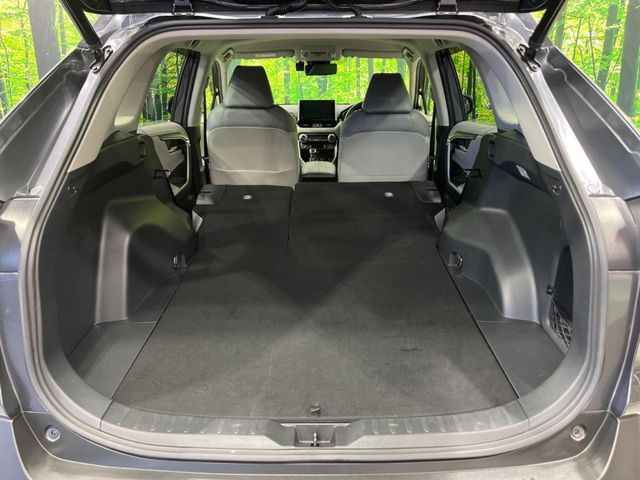 【パワーバックドア】スマートキーや運転席のボタンを押すだけでリアゲートが自動で開閉します!荷物を持っている時や、高い位置にあるバックドアを閉める際に便利な機能です♪