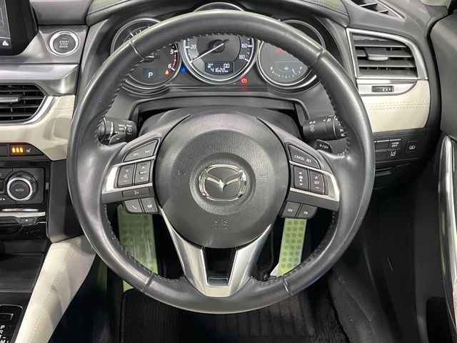 �y�����v�����X�e�A�����O�z�㎿�Ȋv���g�p���邱�ƂŁA��ɂ����������݂ƂĂ��^�]���₷���n���h���ł���