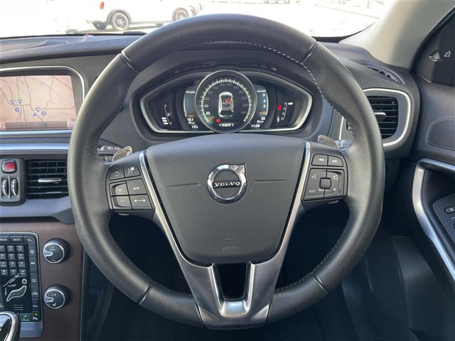 V40クロスカントリーD4 サマム ディーゼル