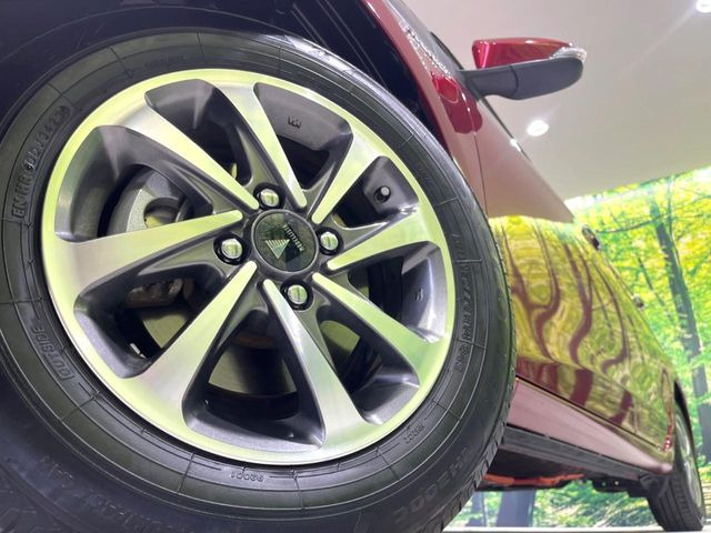 �y14�C���`�A���~�z�C�[���z�O�ςɃ}�b�`�����A���~�z�C�[���𑕒����Ă���܂��B�e��A���~�z�C�[����A�X�^�b�h���X�^�C�����戵�����Ă���܂��B���񂲑��k����������