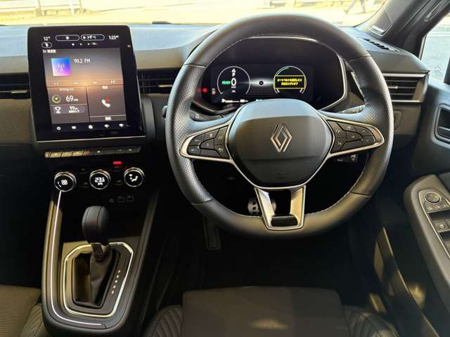 �A���s�[�k�̃��_���ŃG���K���g�ȃG�b�Z���X�������ꂽ�A�X�|�[�e�B�ŏ㎿�ȓ��O���������́u�G�X�v�� �A���s�[�k �t���n�C�u���b�hE�]�e�b�N�v��ݒ�B