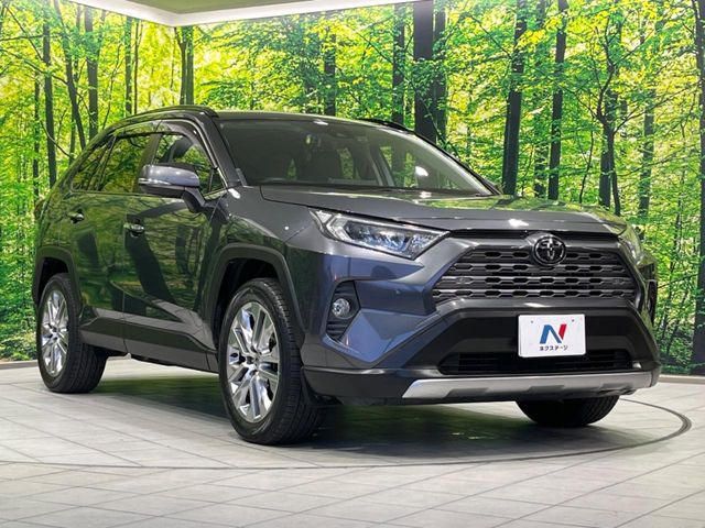 高透明度のガラス皮膜で撥水はもちろん、上質なツヤ・光沢を実現。紫外線や酸性雨から大切な愛車を保護し、色あせ・劣化を防止。「弾スプラッシュコート」、「弾プリミッサコート」からお選びいただけます。