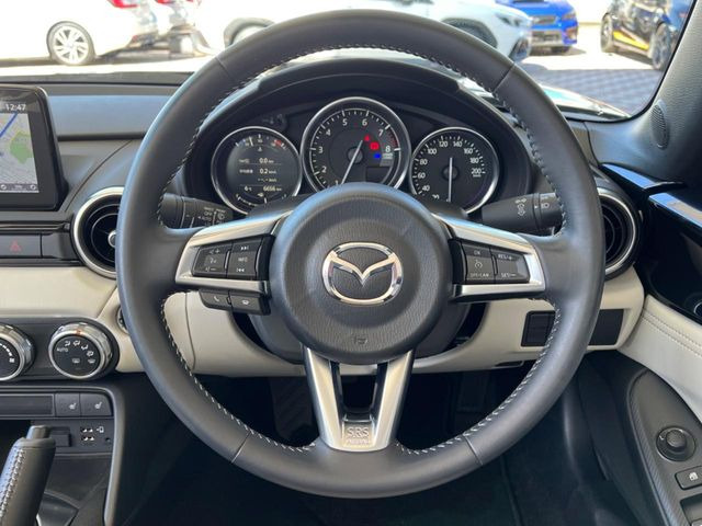 �y�����v�����X�e�A�����O�z�㎿�Ȋv���g�p���邱�ƂŁA��ɂ����������݂ƂĂ��^�]���₷���n���h���ł���