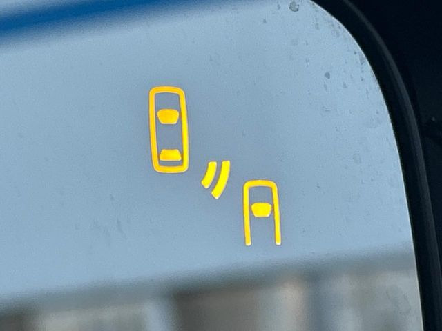 �y�����r�[�N���f�B�e�B�N�V�����z���s���A�h�A�~���[�̎��p�ɂȂ�₷���ӏ��Ɍ㑱�Ԃ��ڋ߂���ƃT�C�h�~���[�t�߂Ɍx����\���A�h���C�o�[�ɒ��ӊ��N�ƁA����̍ۂ̓n���h��������A�V�X�g�����܂��B