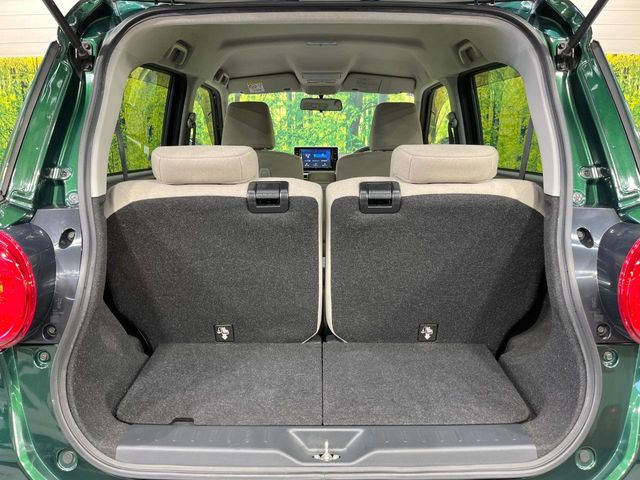 ���i�̂���������ʋ΁A���}���ɏ\���ȉ׎��X�y�[�X���m�ۂ��Ă���܂��B�Z�J���h�V�[�g��|���ƁA�傫�ȉו��̐ύڂ��\�ł���