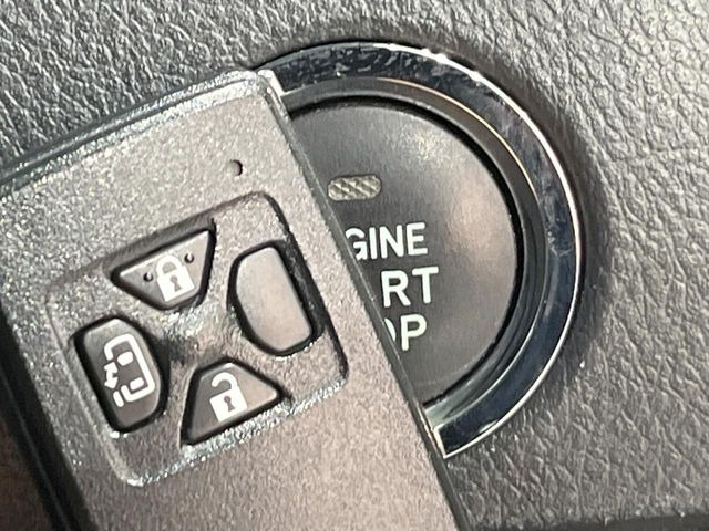 �y�X�}�[�g�L�[�z�J�o����|�P�b�g�ɓ��ꂽ�܂܂ł��h�A�̎{���E�������\�ȃX�}�[�g�L�[�𑕔��B�G���W���̃I���E�I�t�����J�M�����o���K�v����������Ƃ��Ă��֗��ł���