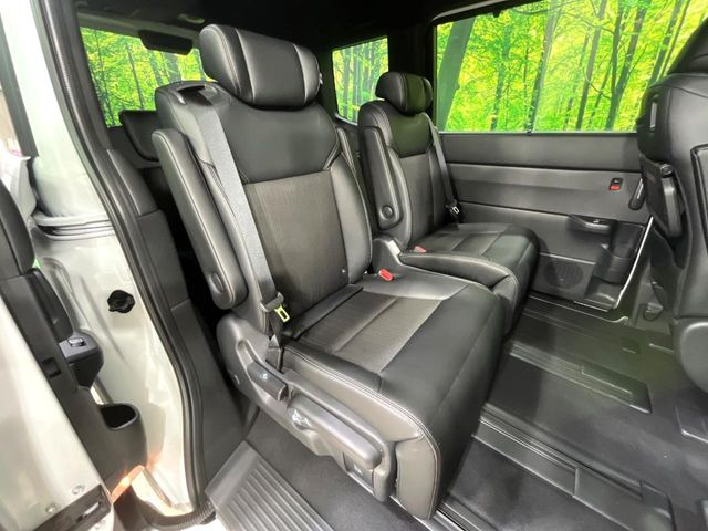 ���i���ȃI���W�i���t���A�}�b�g���I�v�V�����ɂĂ��p�ӂ��Ă���܂��B���D���ȃf�U�C����J���[�����Ԃɍ��킹�đI��ł����������Ƃ��ł��܂���