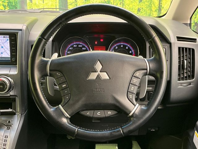 �y�����v�����X�e�A�����O�z�㎿�Ȋv���g�p���邱�ƂŁA��ɂ����������݂ƂĂ��^�]���₷���n���h���ł���