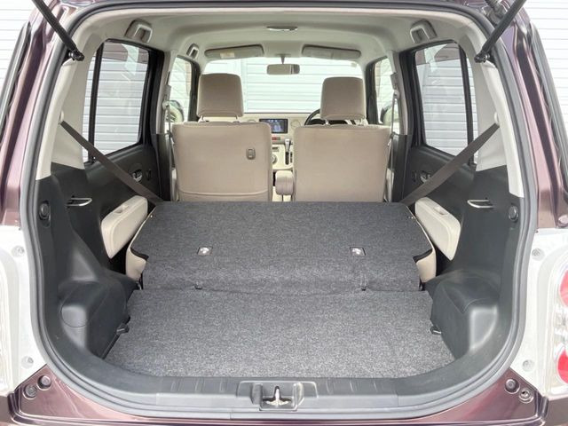 ���i�̂���������ʋ΁A���}���ɏ\���ȉ׎��X�y�[�X���m�ۂ��Ă���܂��B�Z�J���h�V�[�g��|���ƁA�傫�ȉו��̐ύڂ��\�ł���