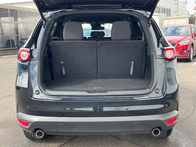 ���i�̂���������ʋ΁A���}���ɏ\���ȉ׎��X�y�[�X���m�ۂ��Ă���܂��B�Z�J���h�V�[�g��|���ƁA�傫�ȉו��̐ύڂ��\�ł���