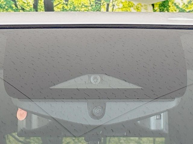 �y�C���e���W�F���g�G�}�[�W�F���V�[�u���[�L�z�t�����g�J�����őO���̎ԗ�����s�҂����m�B�Փ˂������Ȏ��͏Փ˔�Q�y���u���[�L���쓮�A�Փˉ�����T�|�[�g�B�����S�Ƀh���C�u�����y���݂��������܂��B