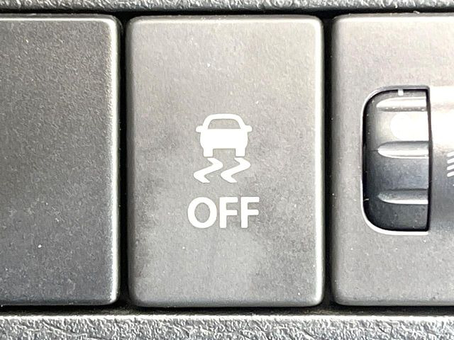 �y������h�~���u�z�ԗ��̉���������m����ƁA�����I�Ɏԗ��̐i�s������ۂ悤�Ɏԗ��𐧌䂵�܂��B�J�̓��ȂǊ���₷���H�ʏ󋵂ł����S�ȉ^�]���\�ł��B