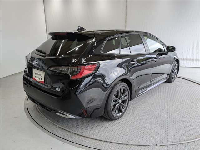 カローラツーリング1.8 ハイブリッド W×B