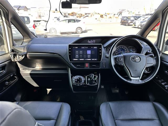 エスクァイアハイブリッド1.8 Gi