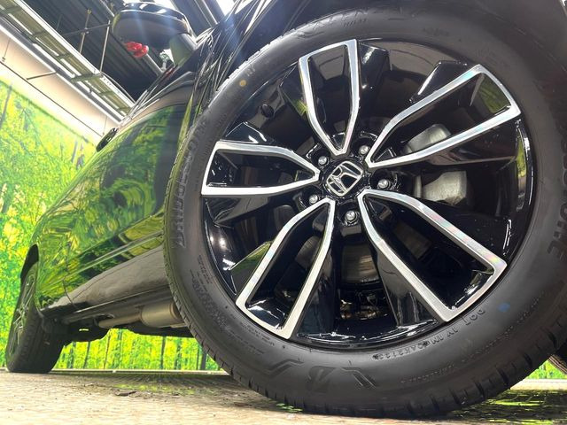 �y����18�C���`�A���~�z�C�[���z�O�ςɃ}�b�`���������A���~�z�C�[���𑕒����Ă���܂��B�e��ЊO�A���~�z�C�[����A�X�^�b�h���X�^�C�����戵�����Ă���܂��B���񂲑��k����������