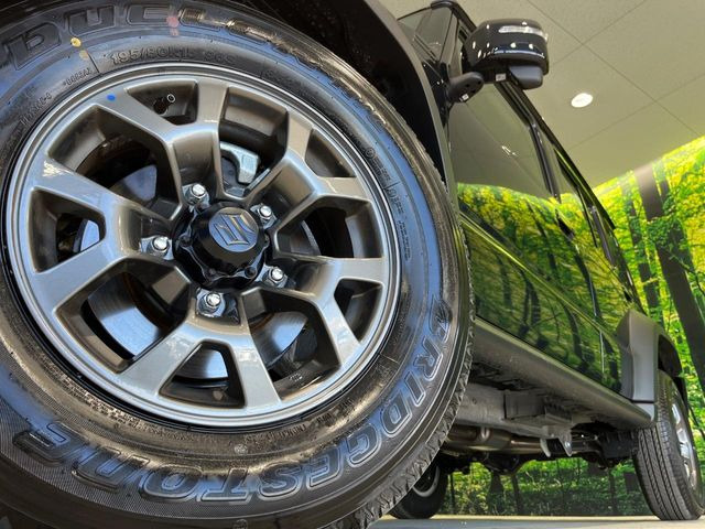 �y����15�C���`�A���~�z�C�[���z�O�ςɃ}�b�`���������A���~�z�C�[���𑕒����Ă���܂��B�e��ЊO�A���~�z�C�[����A�X�^�b�h���X�^�C�����戵�����Ă���܂��B���񂲑��k����������