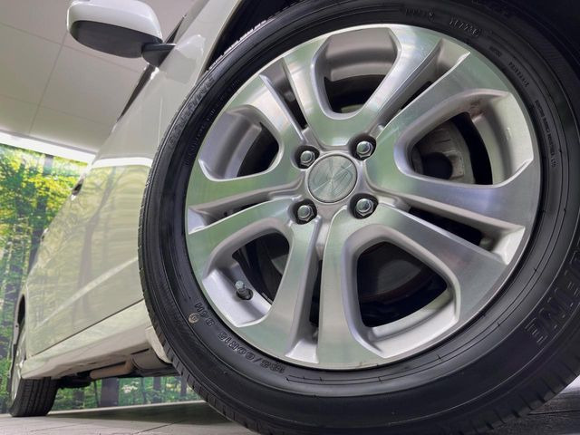 �y����15�C���`�A���~�z�C�[���z�O�ςɃ}�b�`���������A���~�z�C�[���𑕒����Ă���܂��B�e��ЊO�A���~�z�C�[����A�X�^�b�h���X�^�C�����戵�����Ă���܂��B���񂲑��k����������