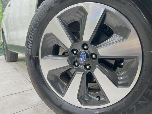 �y����17�C���`�A���~�z�C�[���z�O�ςɃ}�b�`���������A���~�z�C�[���𑕒����Ă���܂��B�e��ЊO�A���~�z�C�[����A�X�^�b�h���X�^�C�����戵�����Ă���܂��B���񂲑��k����������