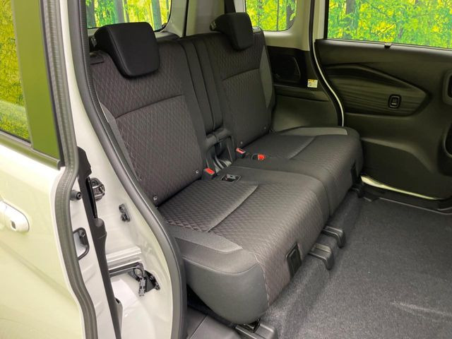 ���i���ȃI���W�i���t���A�}�b�g���I�v�V�����ɂĂ��p�ӂ��Ă���܂��B���D���ȃf�U�C����J���[�����Ԃɍ��킹�đI��ł����������Ƃ��ł��܂���