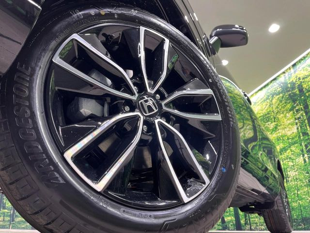 �y����18�C���`�A���~�z�C�[���z�O�ςɃ}�b�`���������A���~�z�C�[���𑕒����Ă���܂��B�e��ЊO�A���~�z�C�[����A�X�^�b�h���X�^�C�����戵�����Ă���܂��B���񂲑��k����������