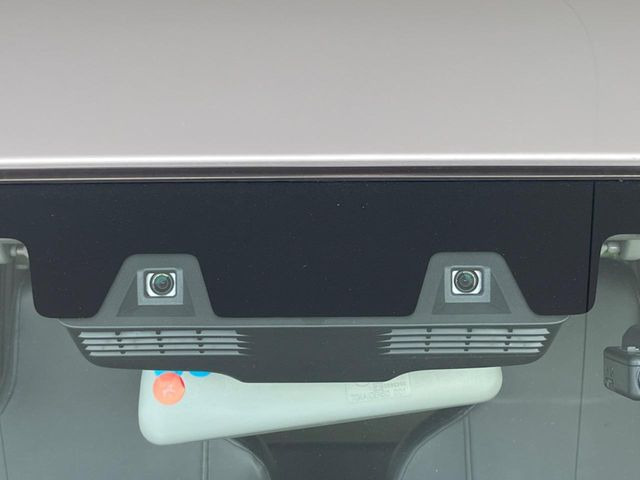 �y�G�}�[�W�F���V�[�u���[�L�z���s���ɑO���̎ԗ�����F�����A�Փ˂������Ȏ��͌x��ƃu���[�L�ŏՓˉ���Ɣ�Q�y�����A�V�X�g�B�����S�Ƀh���C�u�����y���݂��������܂��B