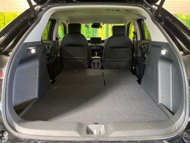 ���i�̂���������ʋ΁A���}���ɏ\���ȉ׎��X�y�[�X���m�ۂ��Ă���܂��B�Z�J���h�V�[�g��|���ƁA�傫�ȉו��̐ύڂ��\�ł���