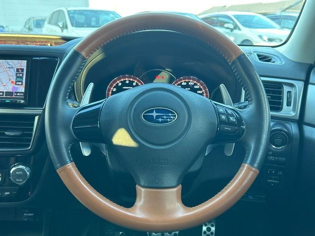 �y�����v�����X�e�A�����O�z�㎿�Ȋv���g�p���邱�ƂŁA��ɂ����������݂ƂĂ��^�]���₷���n���h���ł���