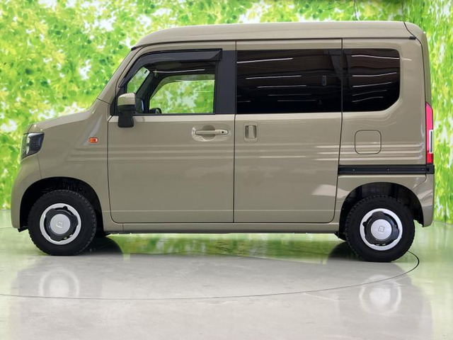 N-VAN+スタイル ファン 4WD